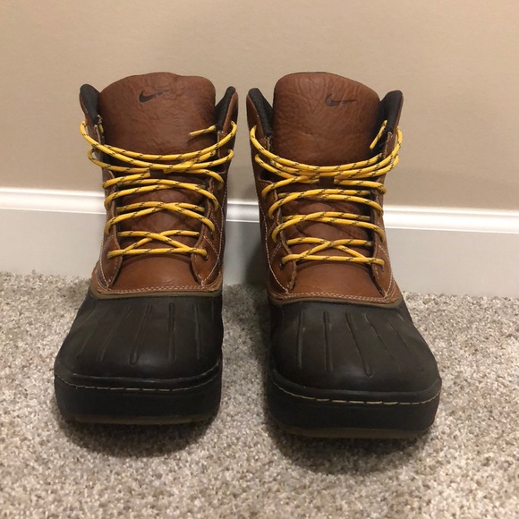 nike duck boots size 12